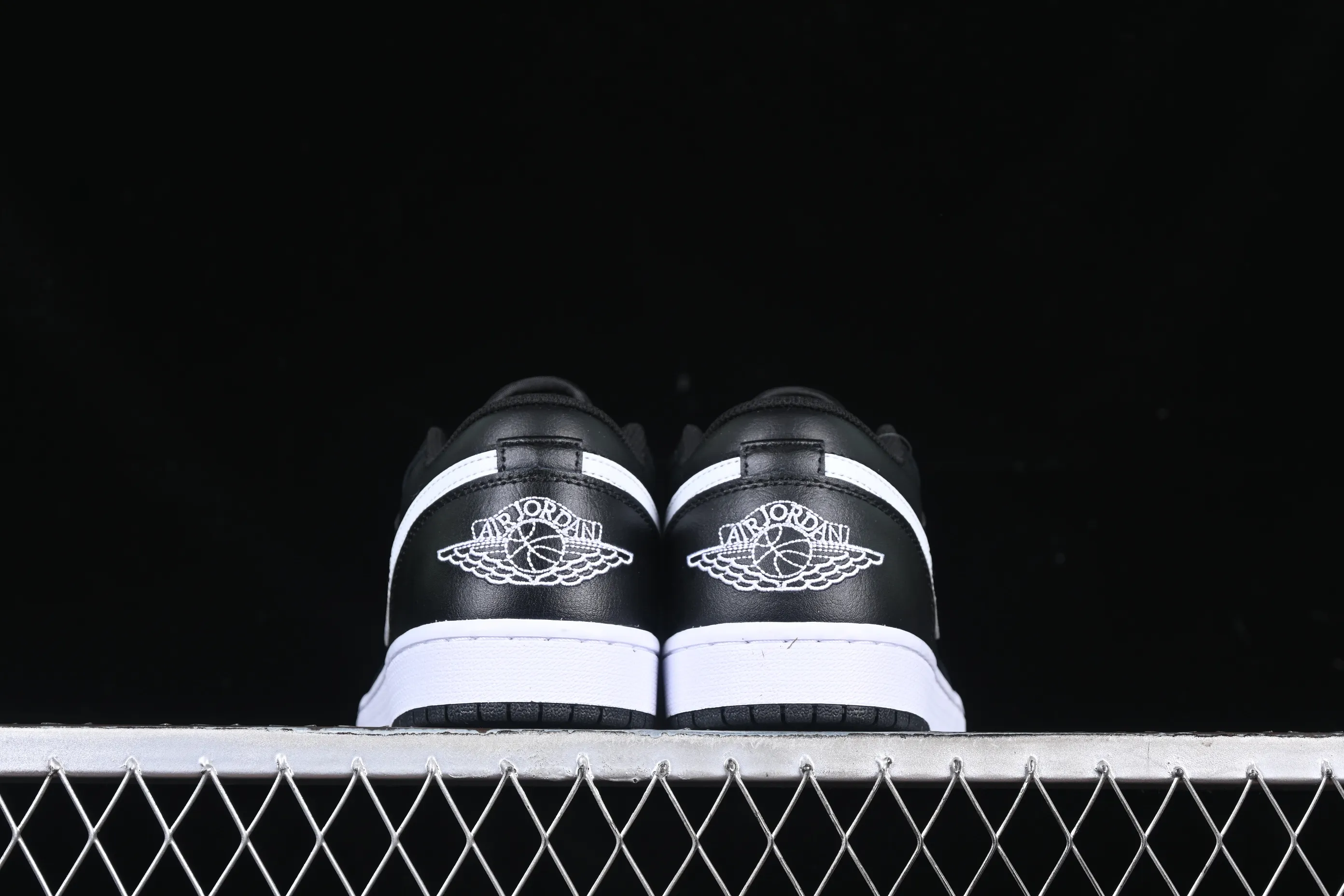All categories Air Jordan Jordan series basketball shoes Air Jordan 1 Low Air Jordan 1 Low AJ1 Joe 1 black and white low-top retro basketball shoes 553558-043